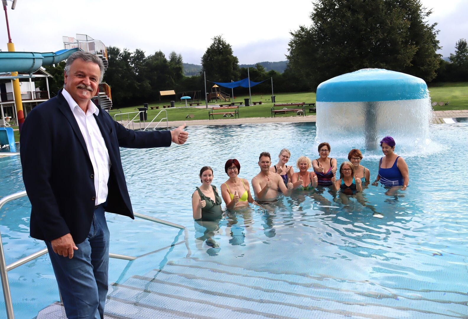 Aquayoga.jpg Aquayoga.jpg