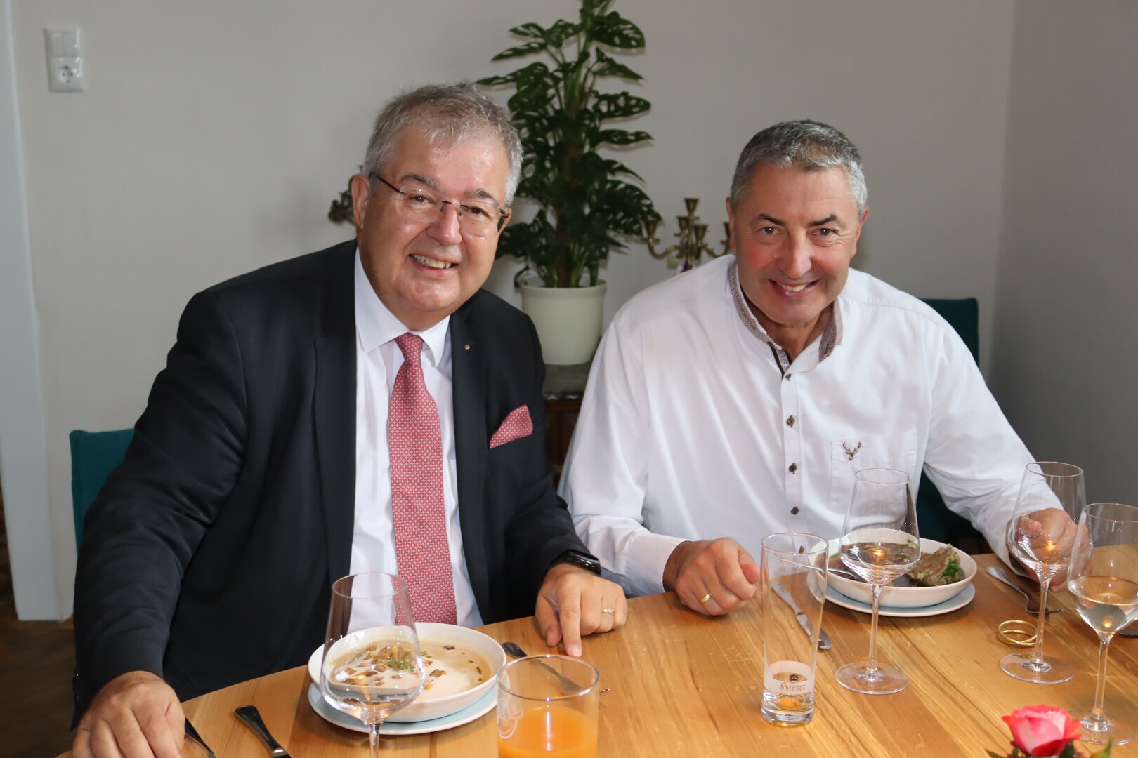 Geburtstagsessen_Oktober12.jpg Geburtstagsessen_Oktober12.jpg