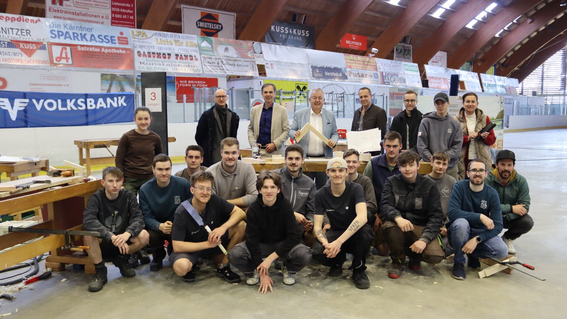 Tischlerwettbewerb3.jpg Tischlerwettbewerb3.jpg