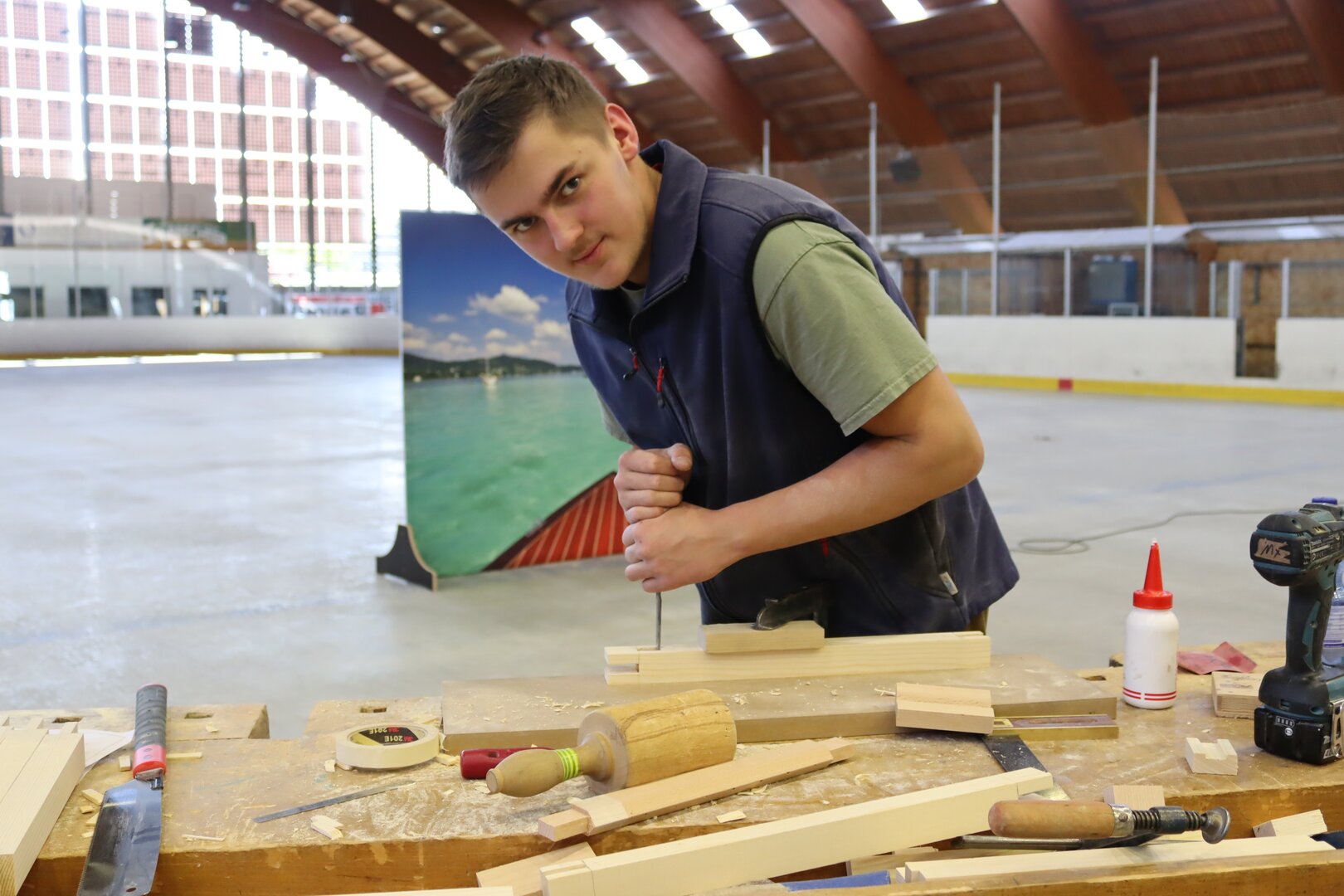 Tischlerwettbewerb4.jpg Tischlerwettbewerb4.jpg