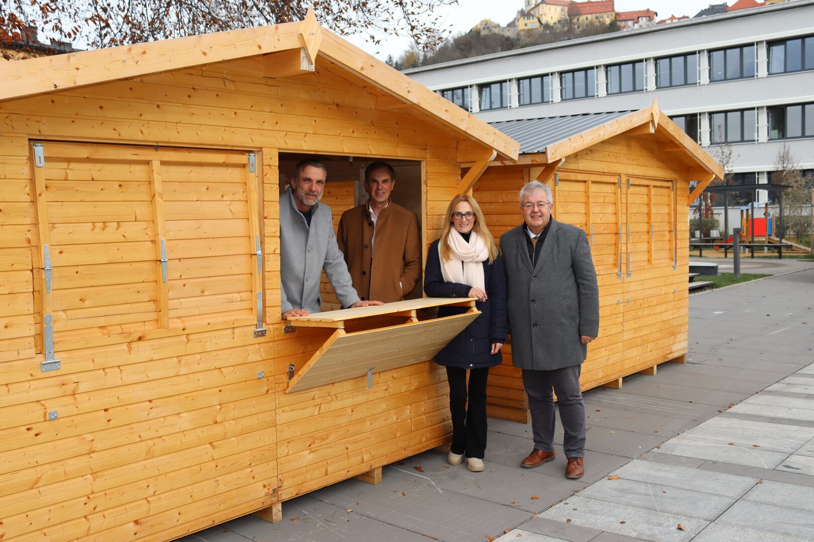 Weihnachtsweltkoordinator Gernold Kloiber, Stadtamtsleiter Hubert Madrian, Bettina Knafl-Jannach (Öffentlichkeitsarbeit) und Bürgermeister Walter Zemrosser freuen sich auf die Althofener Weihnachtswelt Weihnachtswelt1.jpg
