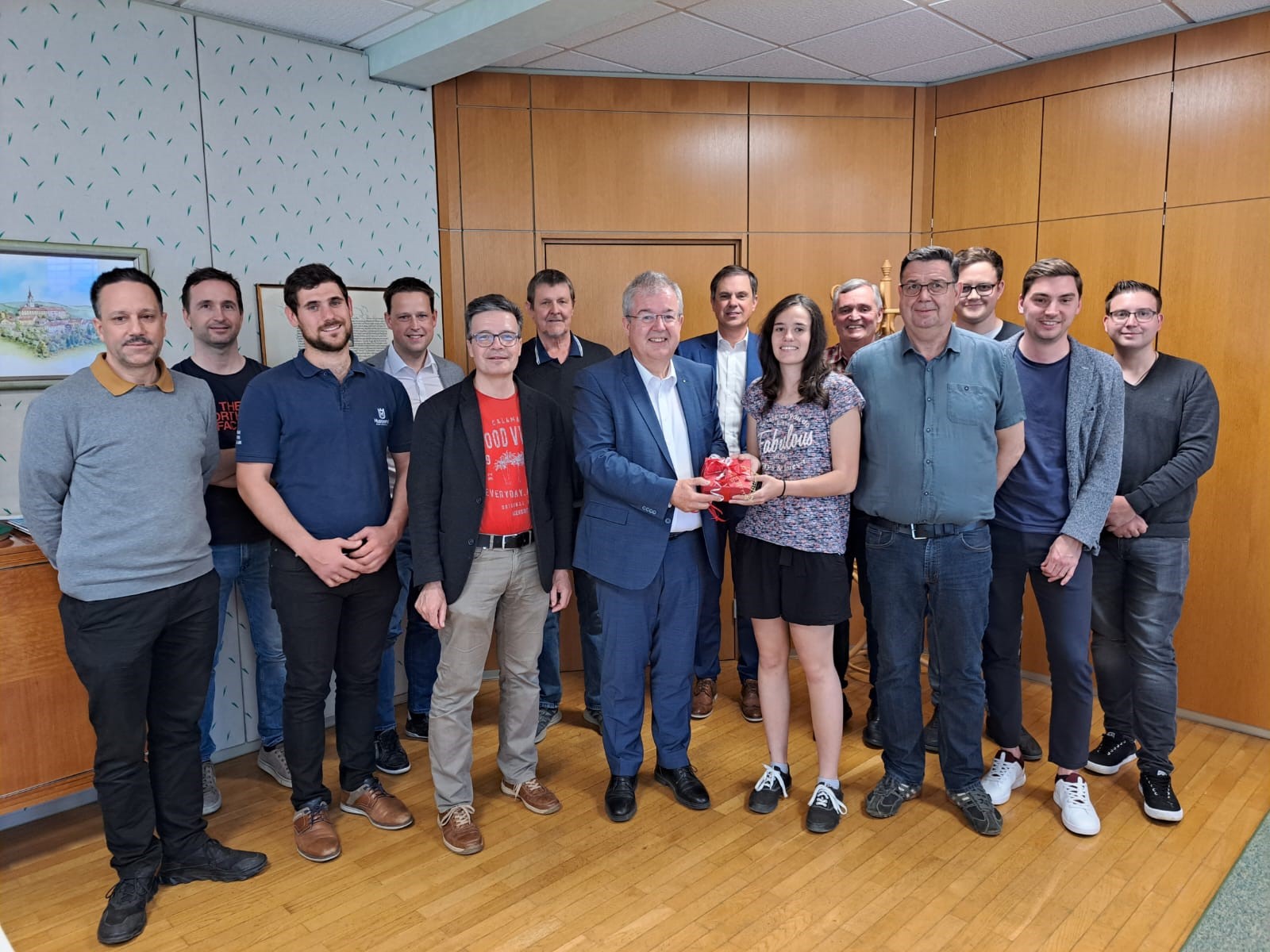 Bürgermeister Walter Zemrosser, Vize-Bürgermeister Michael Baumgartner, die Stadträte Philipp Strutz und Wolfgang Leitner sowie Stadtamtsleiter Hubert Madrian bedankten sich bei Mitgliedern der FF Althofen