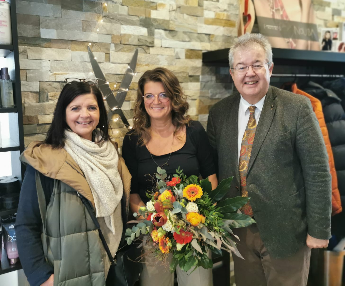 Vize-Bürgermeisterin Doris Hofstätter, Birgit Frühstück und Bürgermeister Walter Zemrosser 