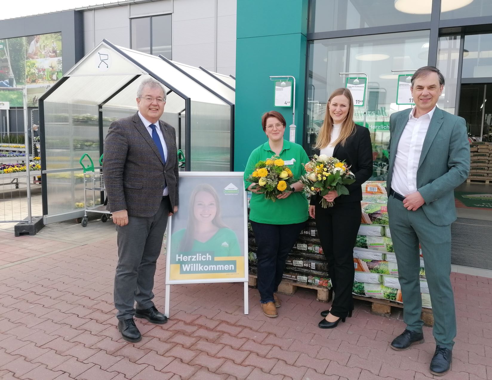 Bürgermeister Walter Zemrosser, Stefanie Süßenbacher, Anna Tauschitz, Spartenleitung Haus & Garten, und Stadtamtsleiter Hubert Madrian (von links) Bürgermeister Walter Zemrosser, Stefanie Süßenbacher, Anna Tauschitz, Spartenleitung Haus & Garten, und Stadtamtsleiter Hubert Madrian (von links)