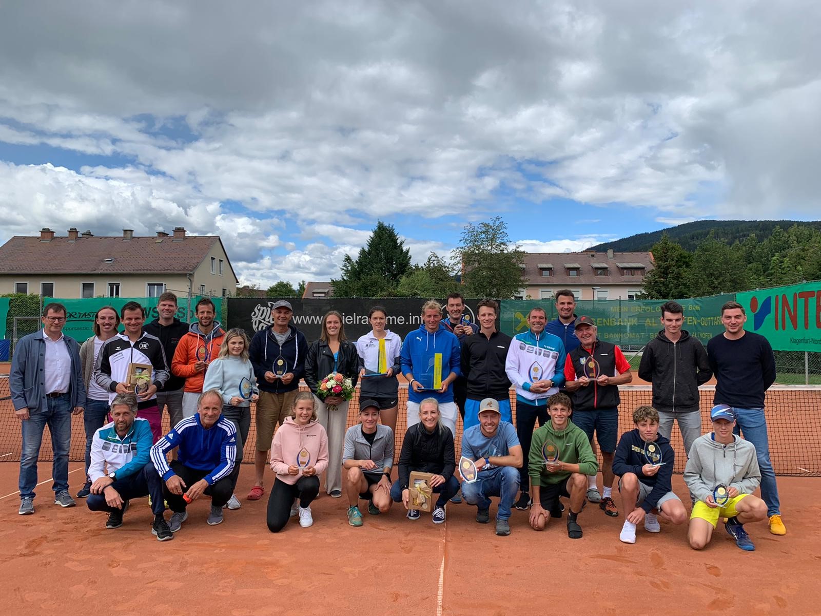 Gratulation an alle Bezirksmeister und Vizemeister (Foto: Privat) Gratulation an alle Bezirksmeister und Vizemeister (Foto: Privat)