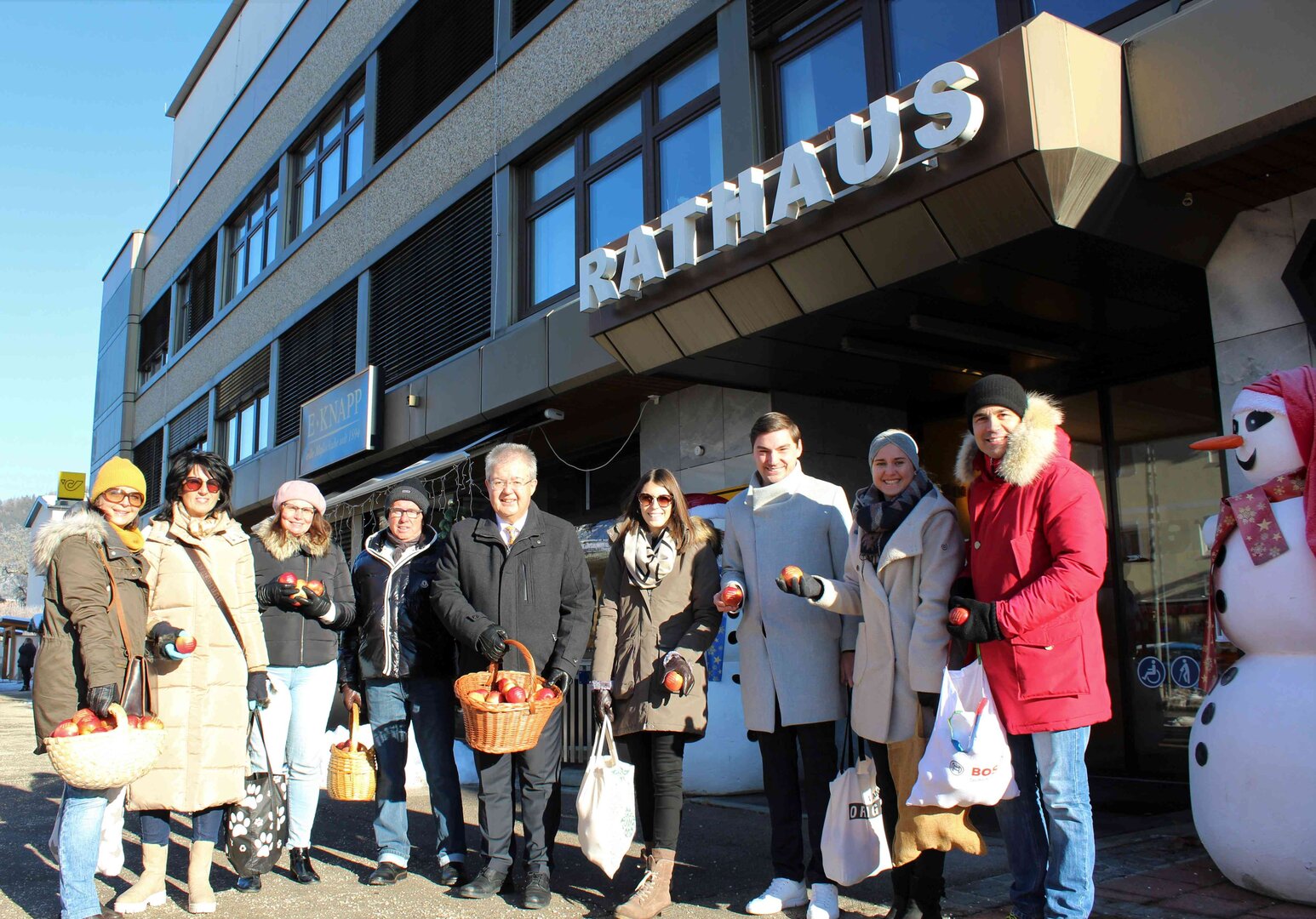 Ein "Frohes Fest" wünscht die Stadtgemeinde Althofen (Foto: Stadtgemeinde Althofen) Ein "Frohes Fest" wünscht die Stadtgemeinde Althofen (Foto: Stadtgemeinde Althofen)