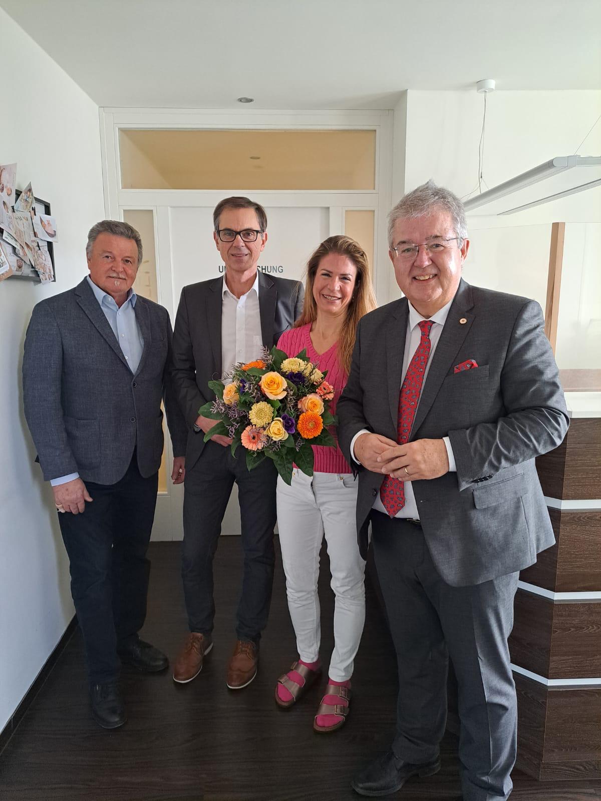Stadtrat Klaus Trampitsch, Stadtamtsleiter Hubert Madrian, Dr. Esther Ensat und Bürgermeister Walter Zemrosser (von links)