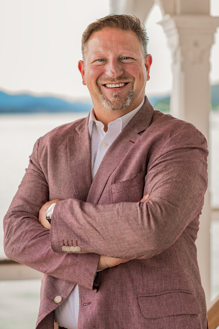 Robert Gasser, Projektleiter und erfahrener Hotellerie-Experte Robert Gasser, Projektleiter und erfahrener Hotellerie-Experte